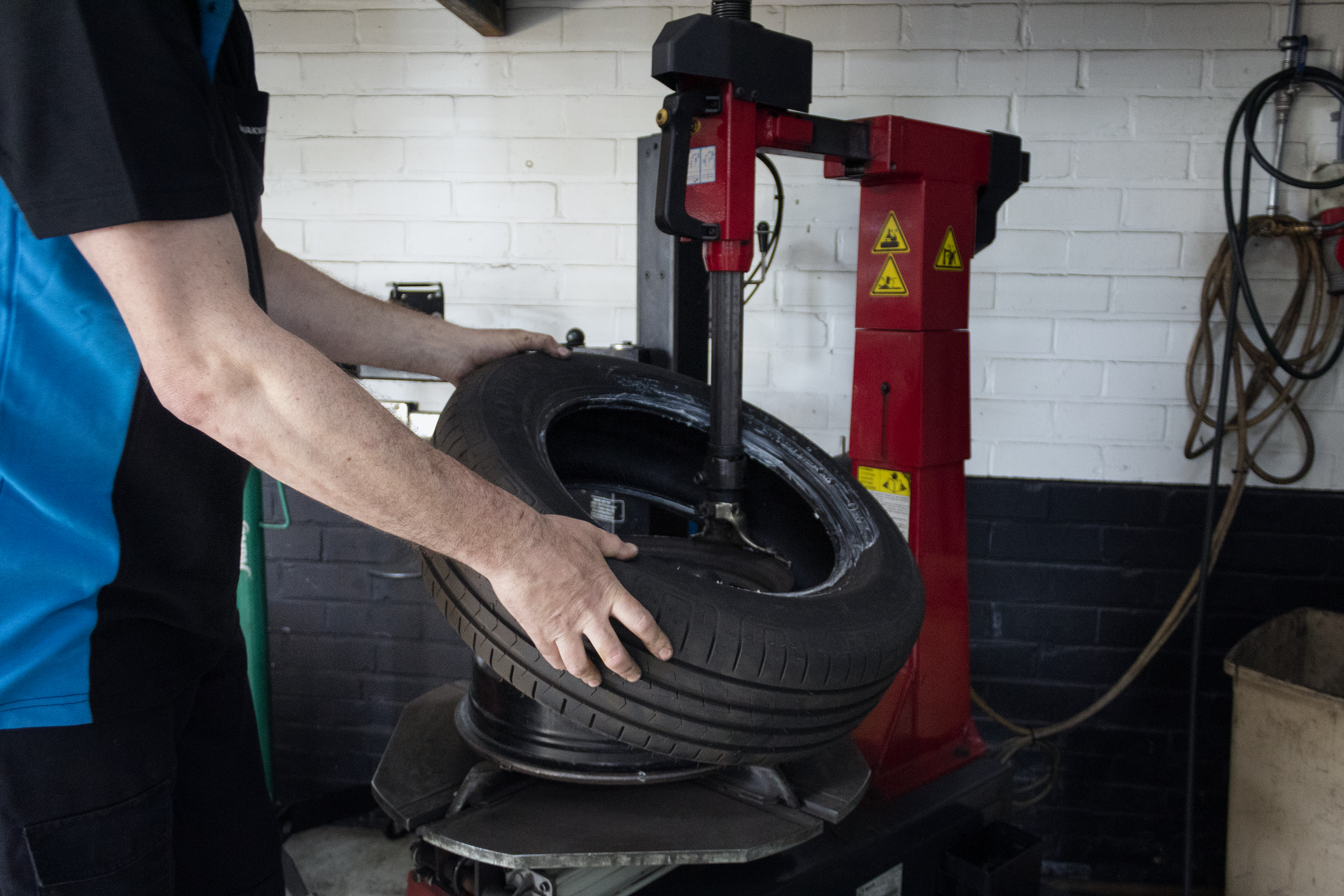 banden wissel de bruin autotechniek apparaat